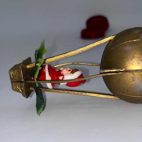 Vintage Pixie Elf Santa's Helper Hot Air Balloon Ornament Kitsch Holly Berry Elf - Picture 14 of 16